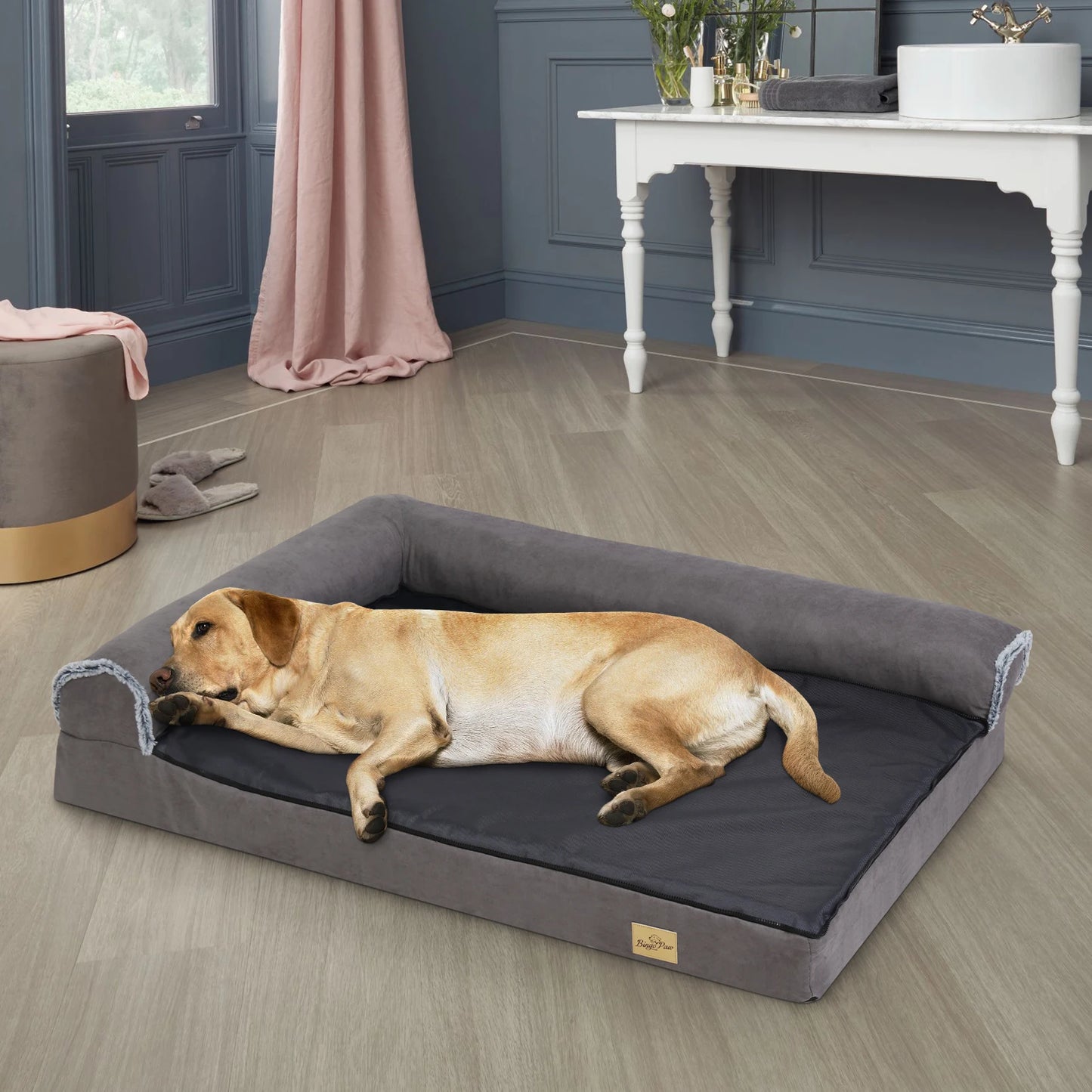 matelas-orthopédique-pour-chien cozy labrrador dort