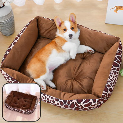 Chien dans un panier pour chien UltraMoelleux 